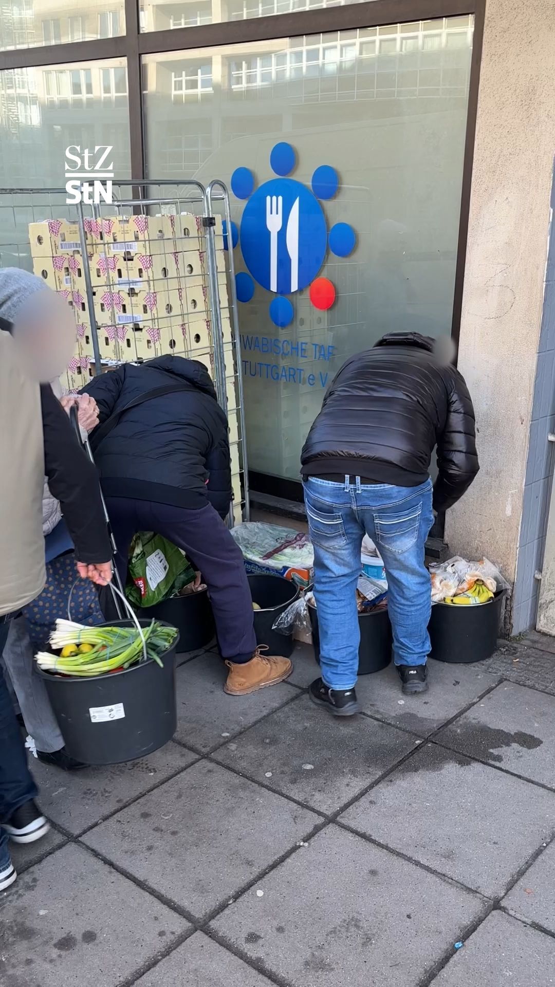 Video: Tafeln in Stuttgart – Mehr Zulauf bei weniger Förderung