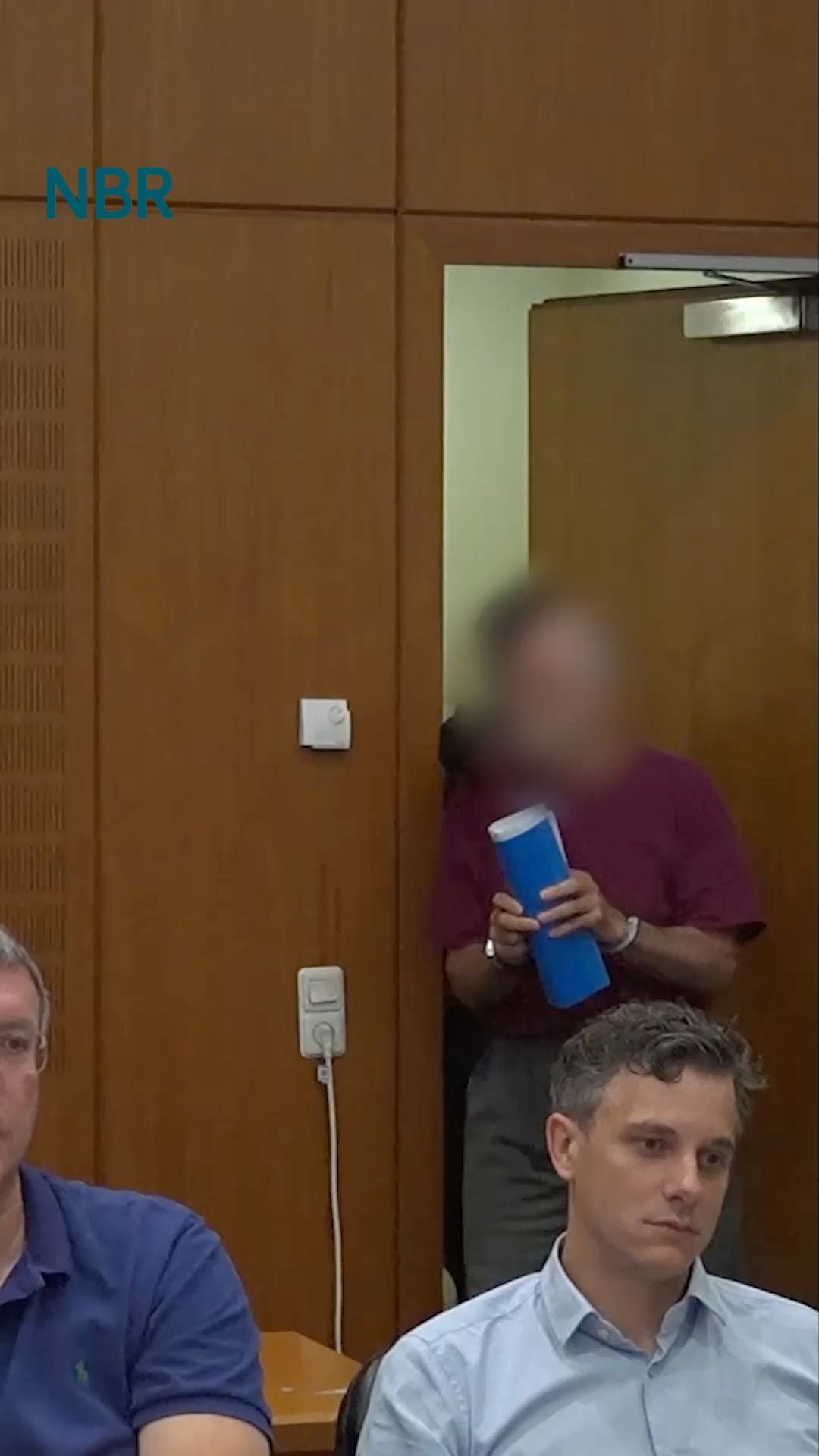 Video: Arzt angeklagt: Anästhesist nach Tod von Kind erneut vor Gericht