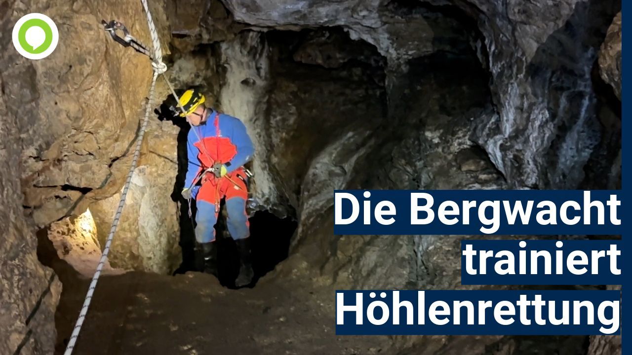 Die Bergwacht trainiert Höhlenrettung
