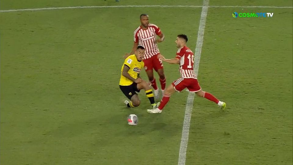 Σκληρά μαρκαρίσματα στην αρχή της αναμέτρησης (VID)