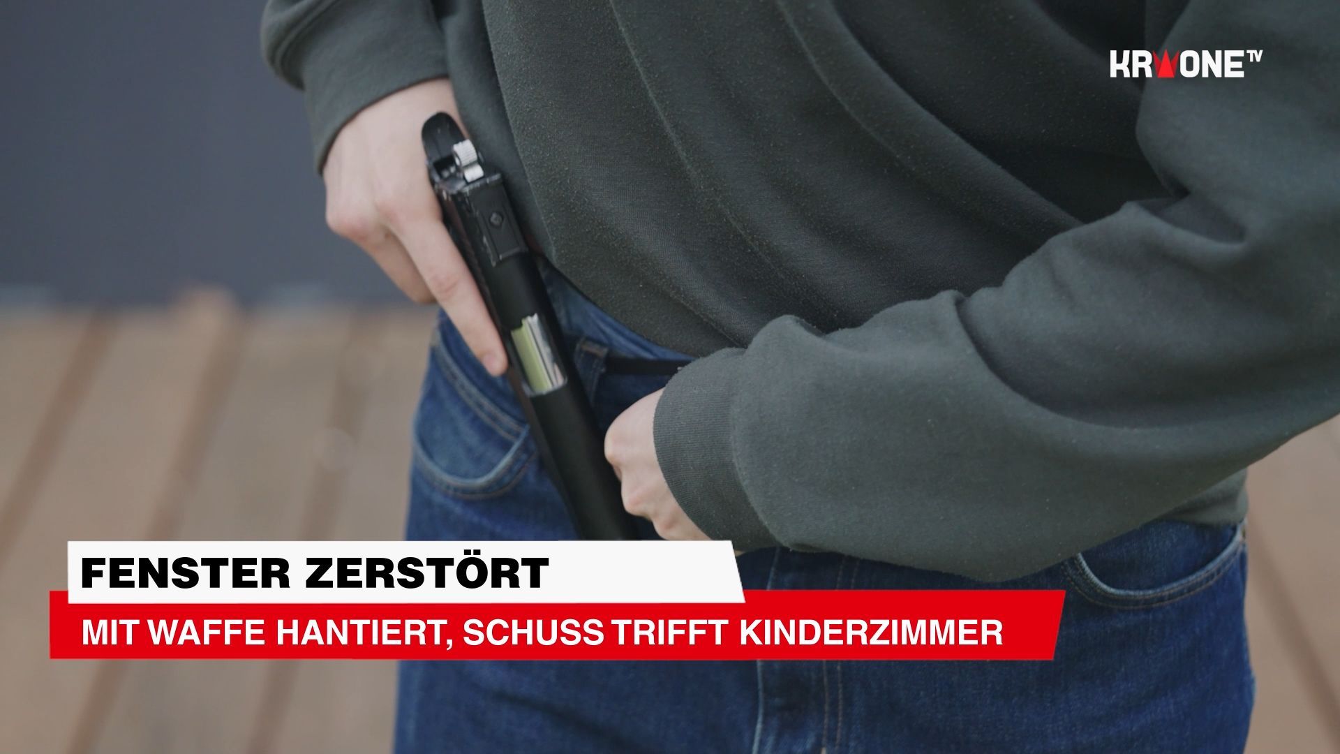 Video: Mit Waffe hantiert, Schuss trifft Kinderzimmer