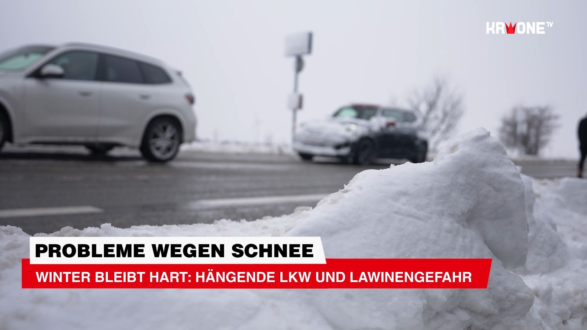 Video: Probleme wegen Schnee ++ Winter bleibt hart: Hängende Lkw und Lawinengefahr