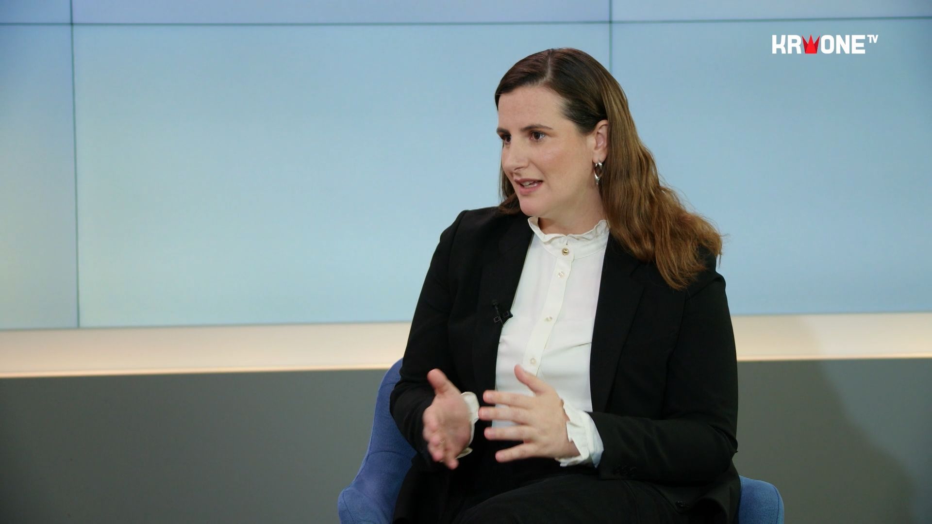 AI as Boss? Who Will Decide on Jobs in the Future