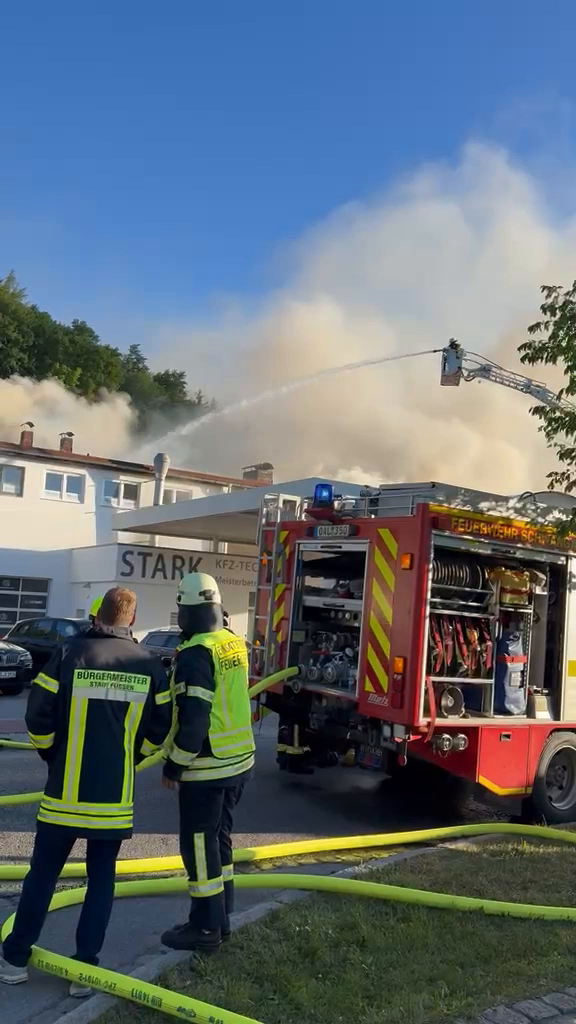 Video: Großbrand in Füssen am Freitagabend