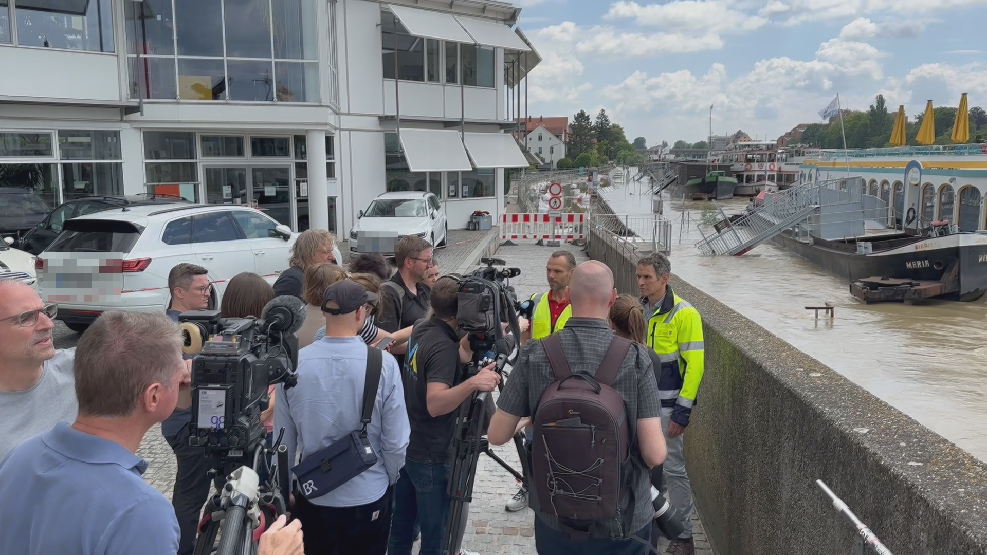 Regensburg: Experten klären über die Hochwassersituation in der Werftstraße auf