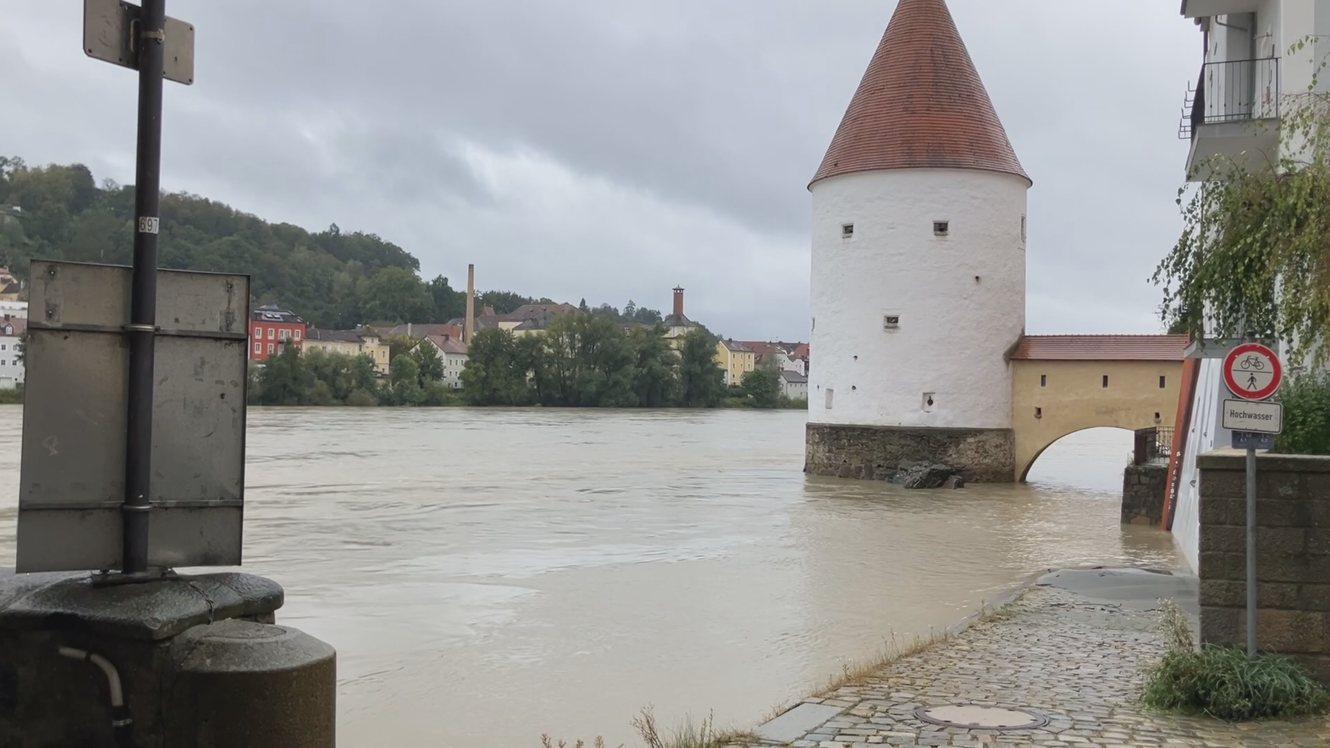 Hochwasserlage in Passau und Regensburg - Video