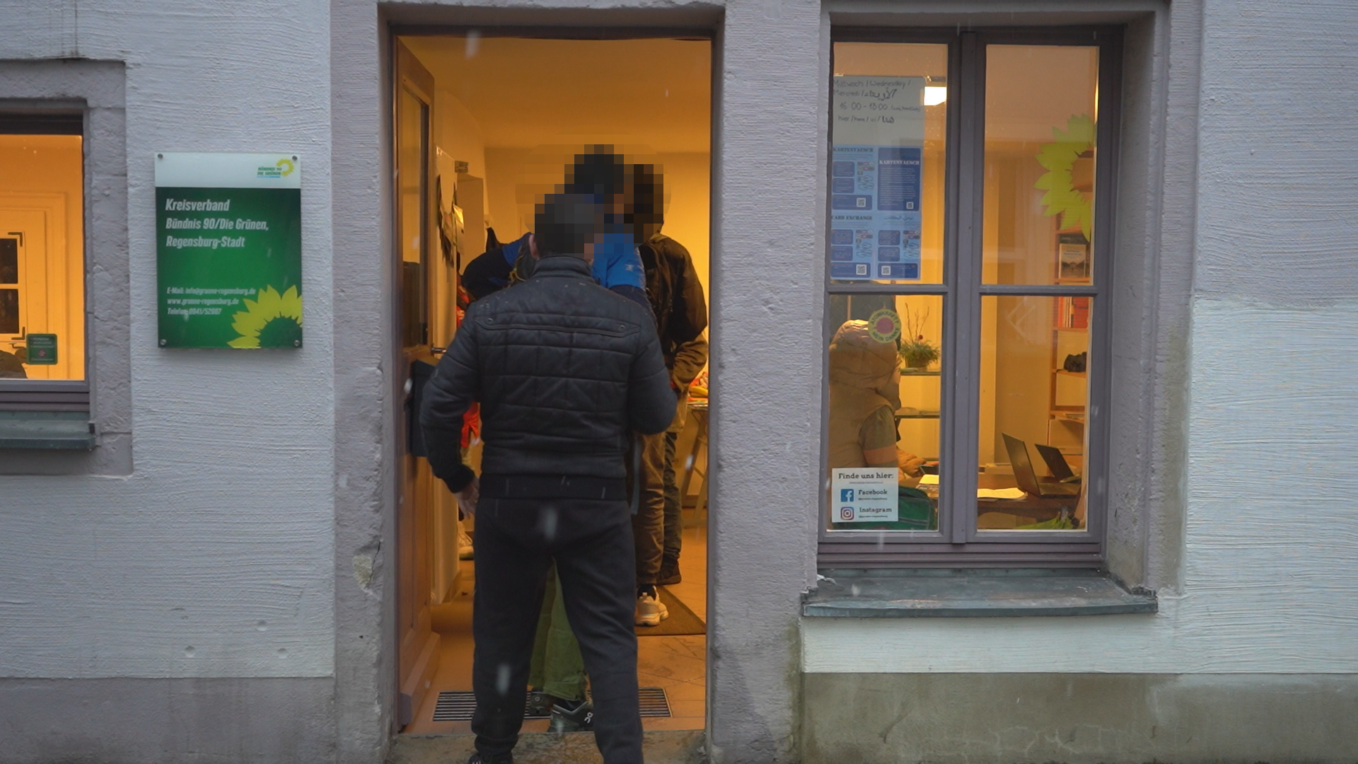 Kartentausch in Regensburg: Akteure und Geflüchtete sprechen über die umstrittene Aktion