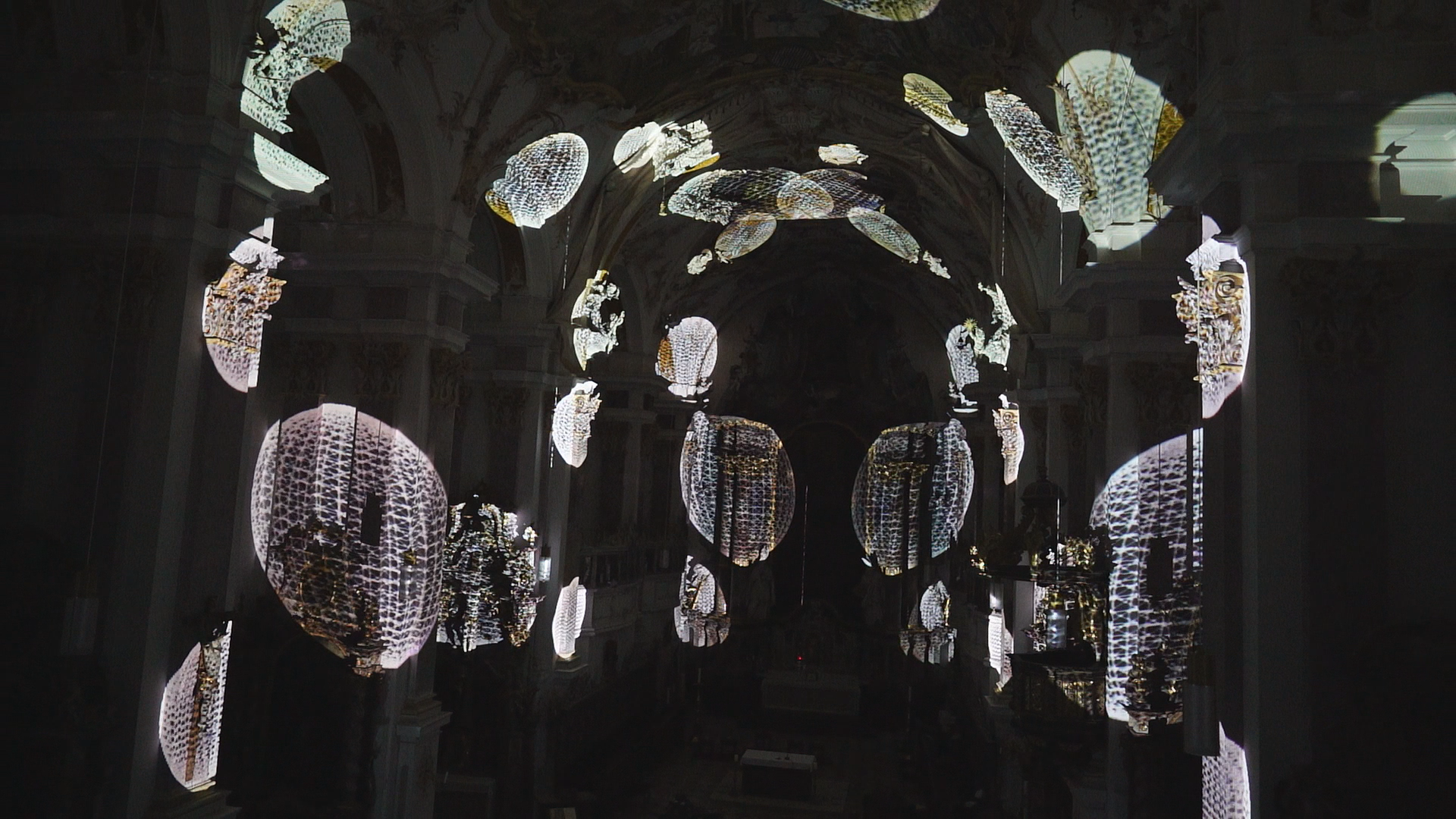 Video: Einmaliges akustisch-optisches Feuerwerk