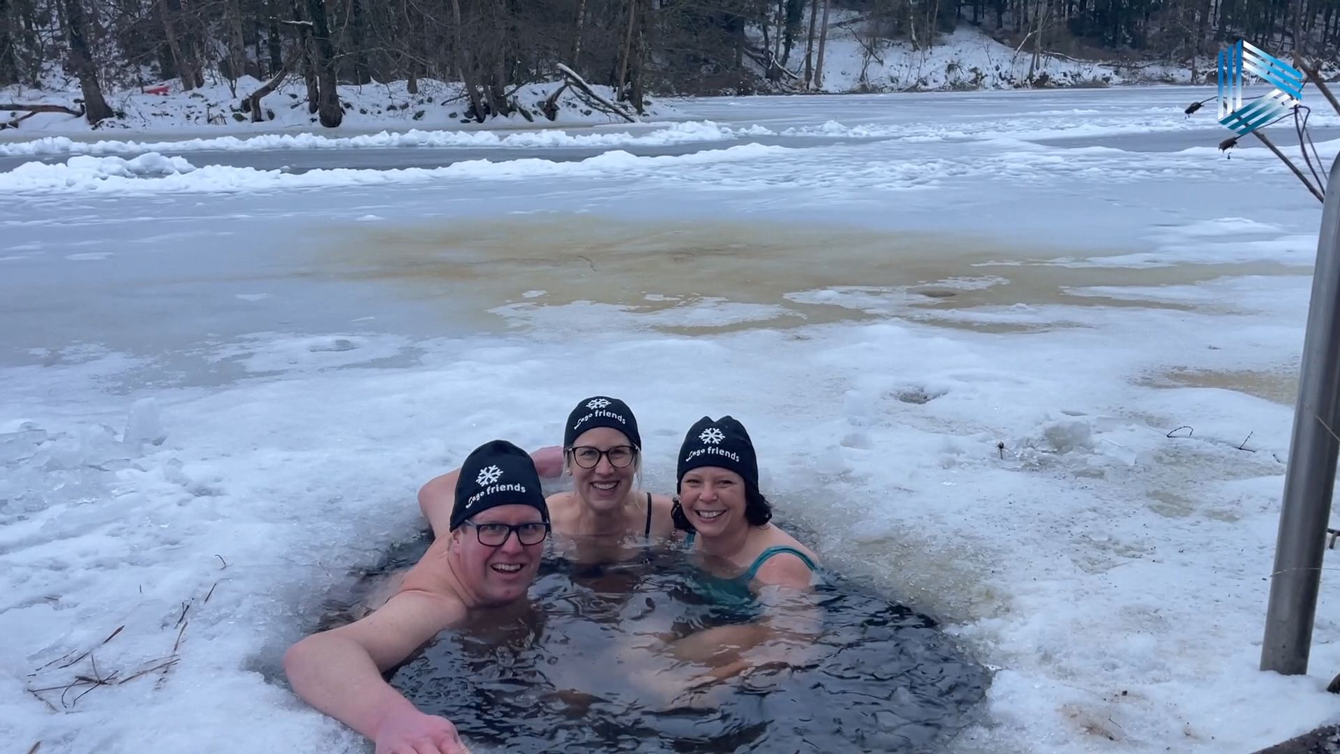 Video: Die L’ago friends: Tägliches Eisbaden in der Ilz