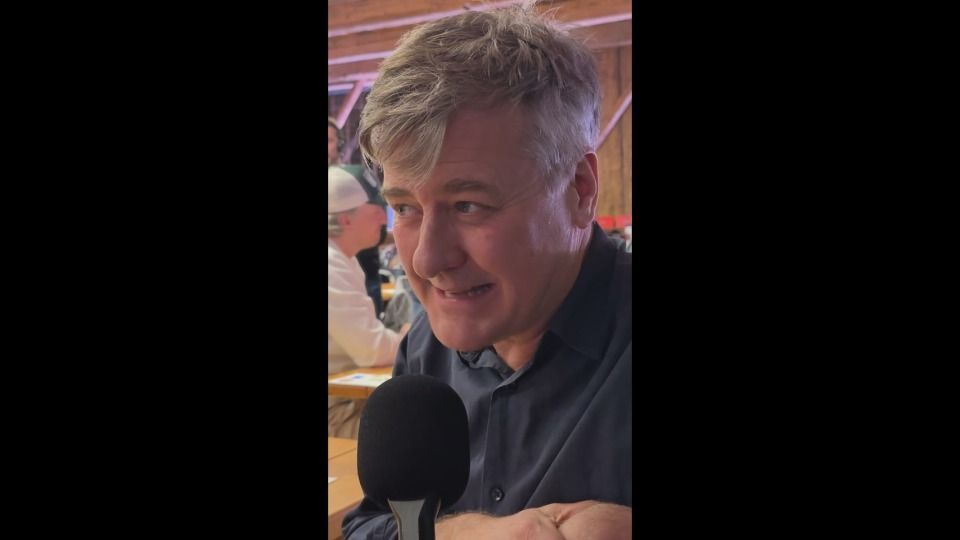 Video: Schafkopf – das beste Spiel aller Zeiten? Promi-Umfrage in Regensburg