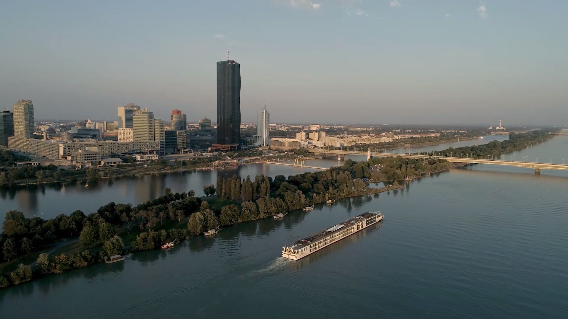 Saisonstart an der Neuen Donau Sommer, Sonne, Urlaubsfeeling – gratis und mitten in Wien!