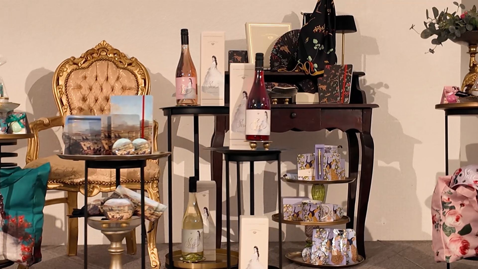 Video: Kaiserliches Shopping neu gedacht: Schönbrunn eröffnet offiziellen Online‑Shop