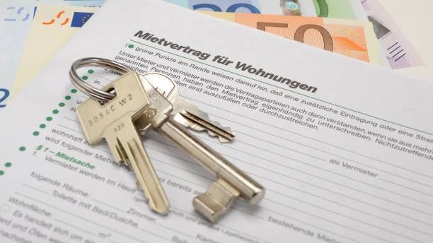 Zugangskontrolle in Mehrfamilienhäusern: Wer hat den Haustürschlüssel?