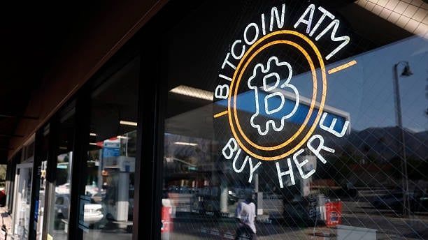Video: Bitcoin fällt stark und verliert alle Gewinne seit Trumps Wahl