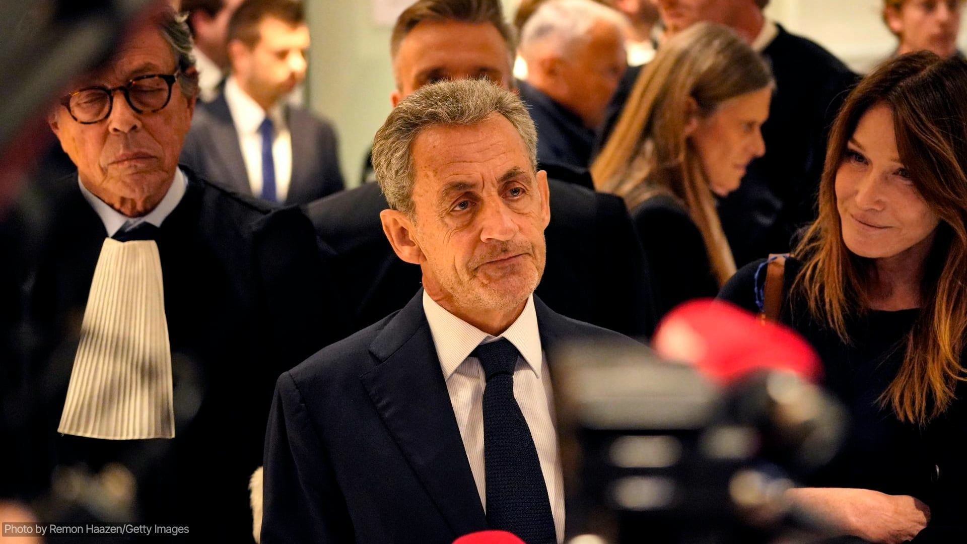 Video: Sarkozy Kehrt Für Einen Neuen Prozess Wegen Libyen-Finanzierung Vor Gericht Zurück