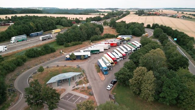 Video: Seelsorge für Trucker: "Könige der Landstraße" oder "Deppen der Nation"?