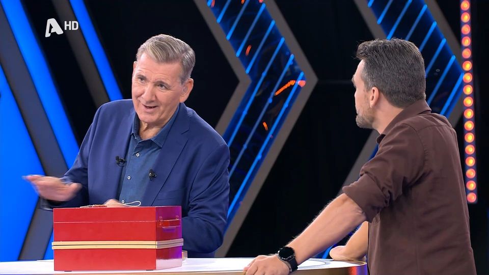 6 / 10: Θαναηλάκης σε ρόλο... ''διαιτητή'': «Να ξεκαθαρίσουμε κάτι, εδώ μέσα δεν έχουμε οπαδικά, είμαστε όλοι ένα...»