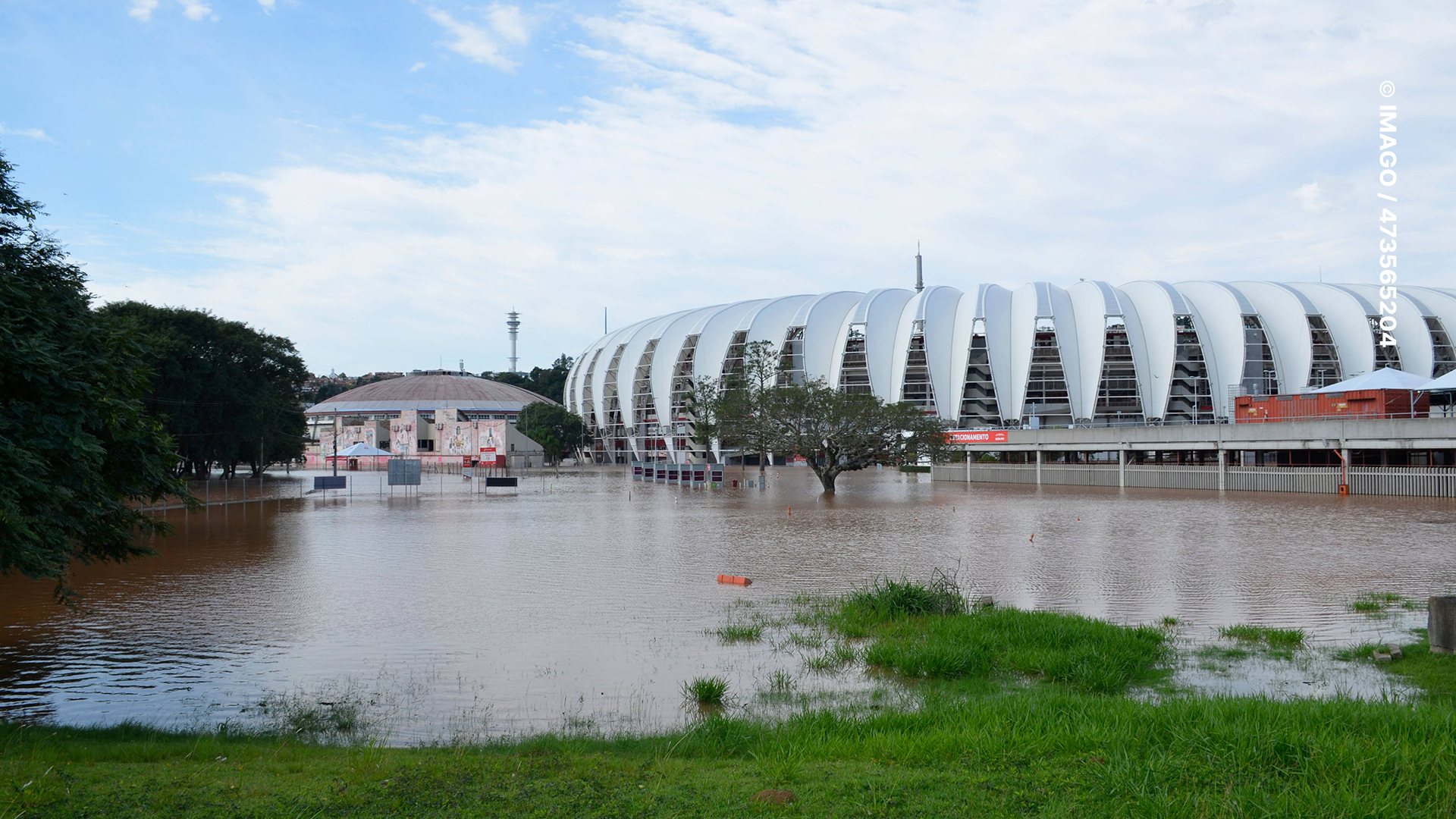 Sport im Überblick: Massive Überschwemmungen in Brasilien legen Fußball lahm