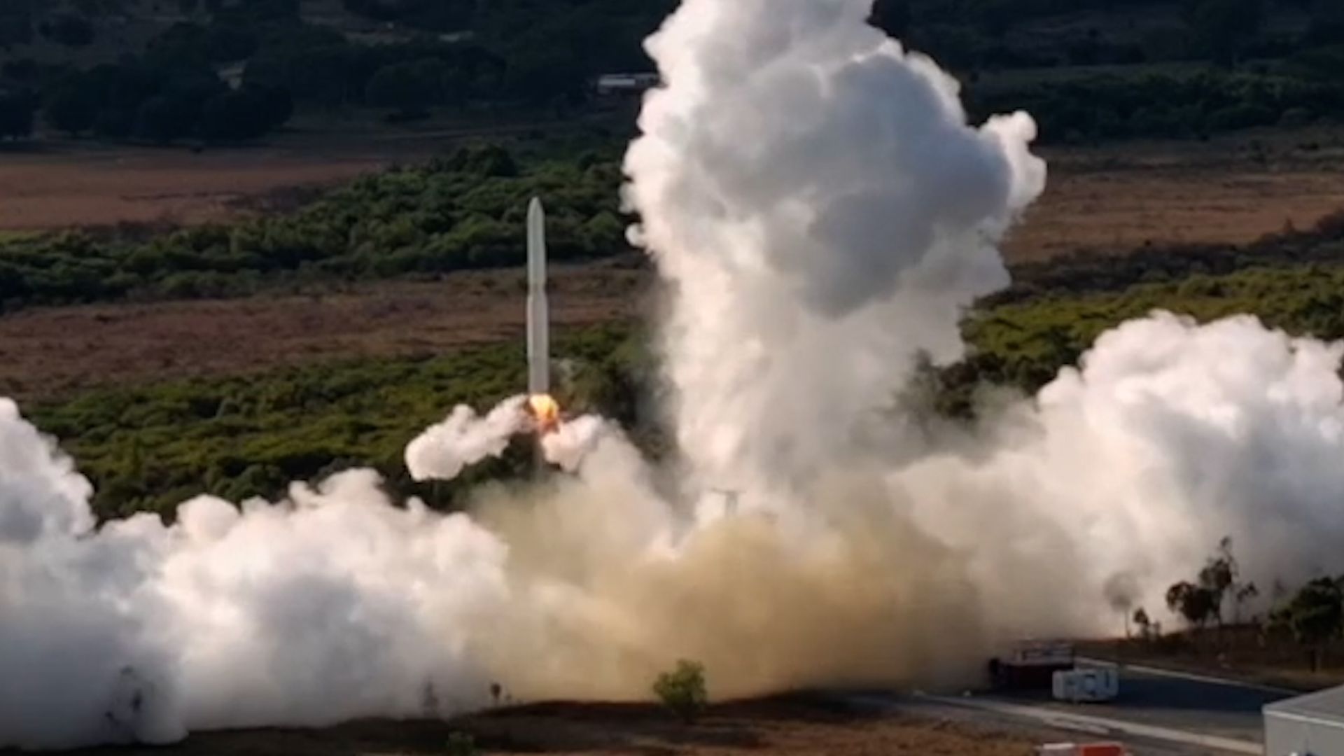 Video: In Australien gebaute Rakete stürzt 14 Sekunden nach dem Start ab