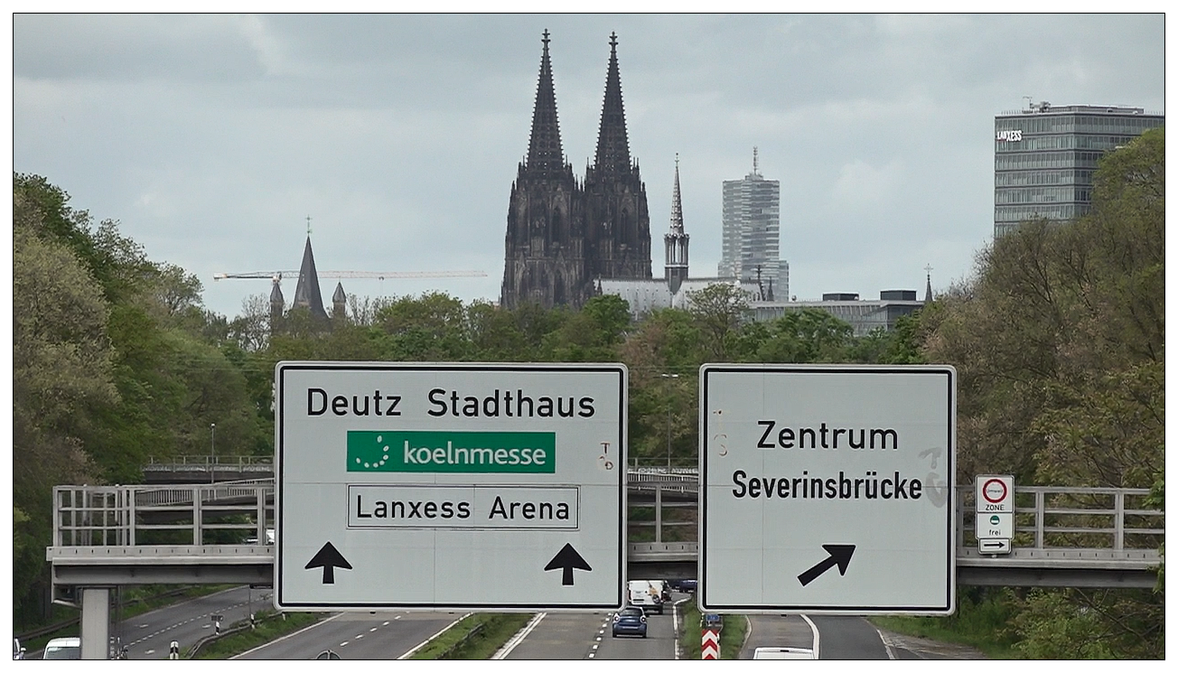 Cologne Cathedral views: on the drive from the right bank of the Rhine