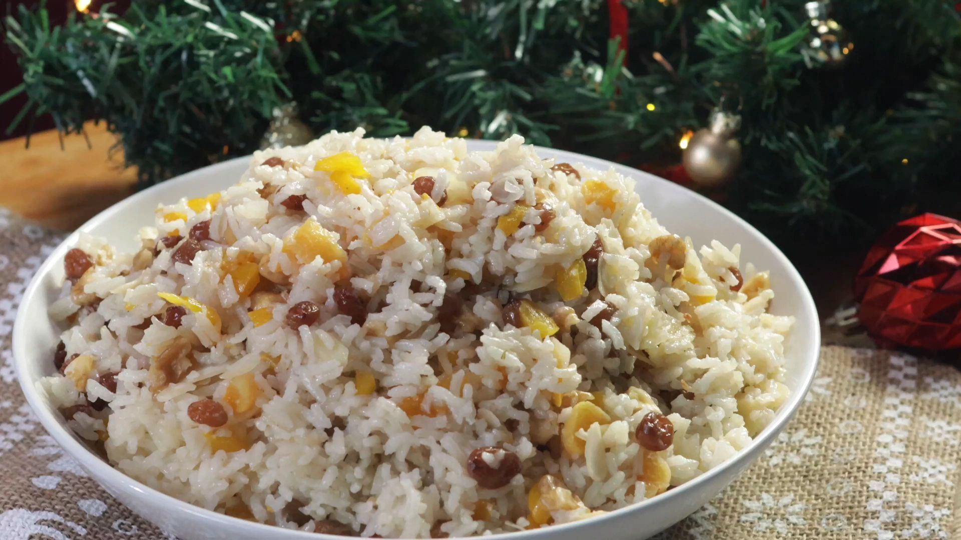 Weihnachtsreis mit fruchtig-nussigem Twist: Ein Festmahl für die Sinne!