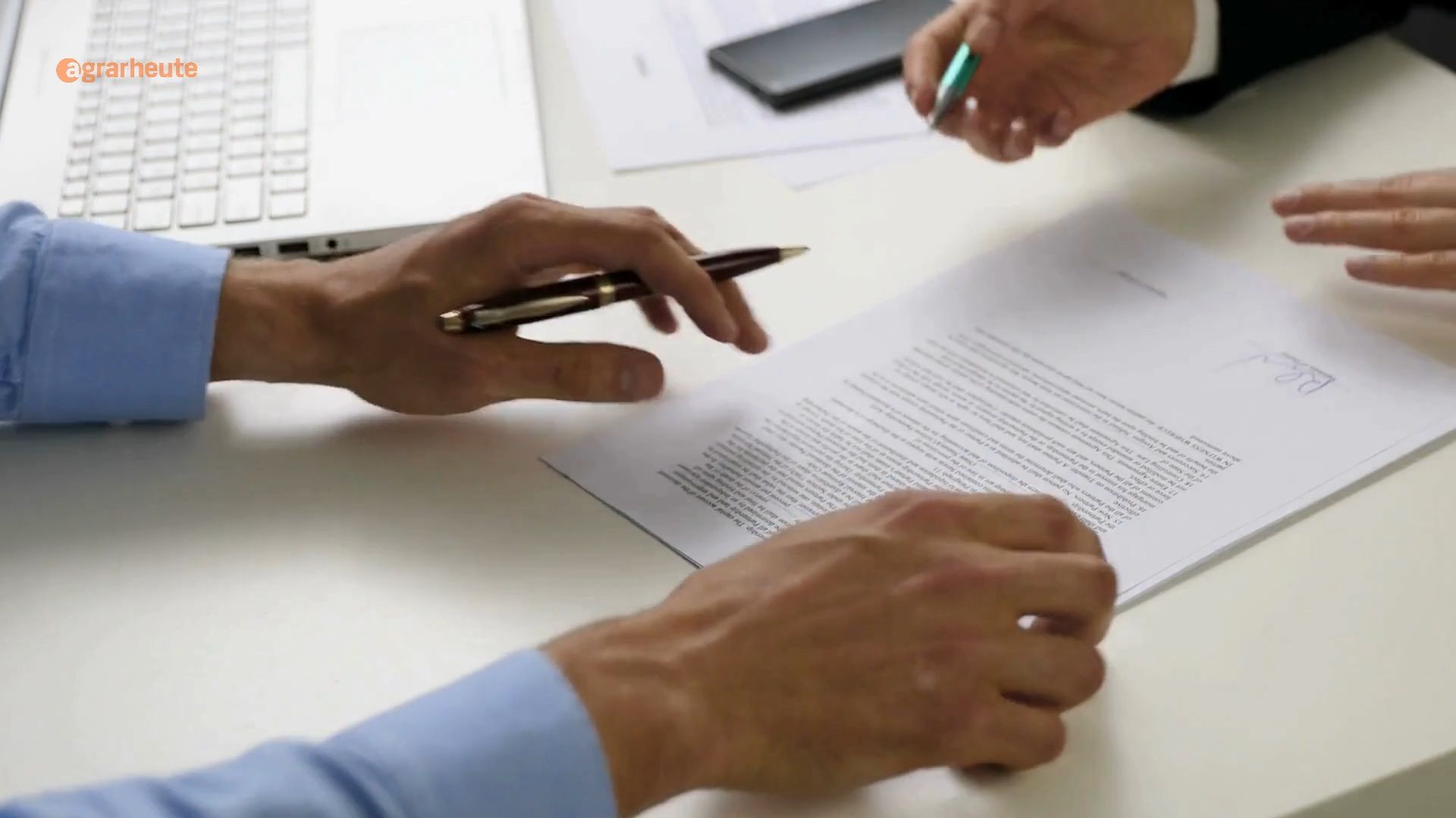 Farmer bequeaths farm - to son: old farmer retains usufruct right to the property