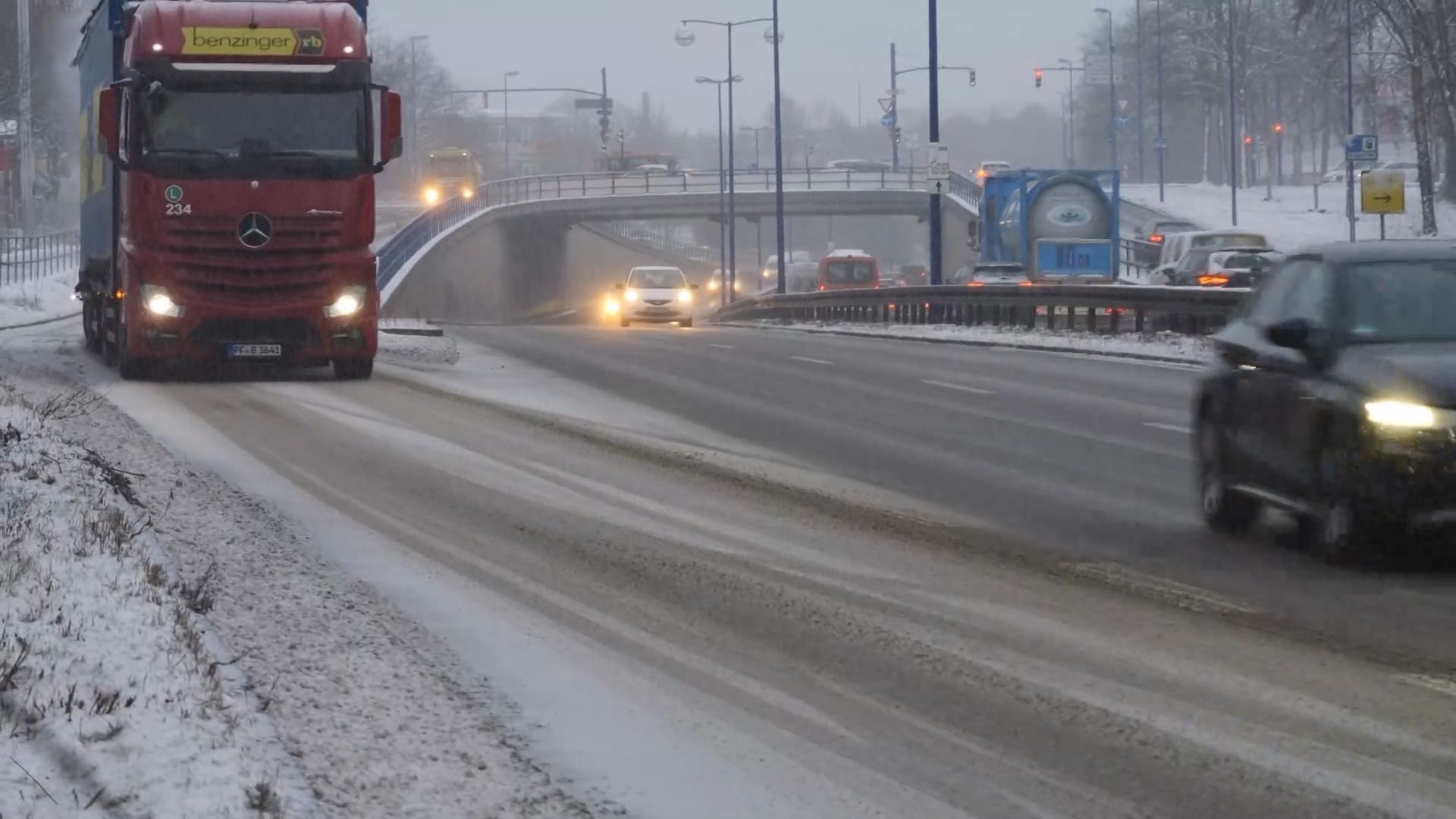 Video: Vorsicht Unfallgefahr - Autofahren im Winter