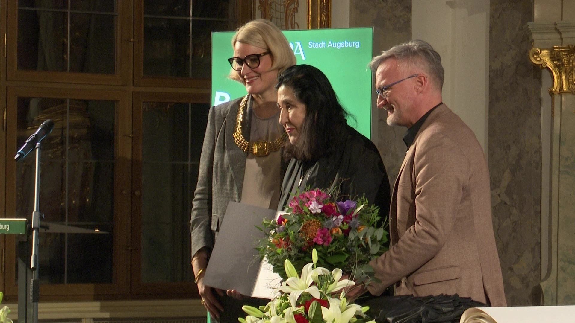 Video: Zwischen Poesie und Politik – Brechtpreis für Emine Sevgi Özdamar