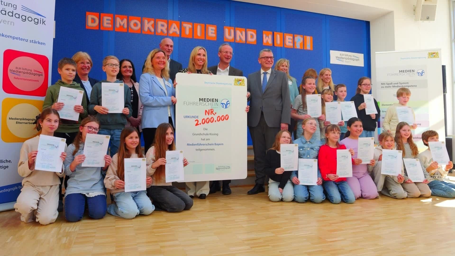 Video: Medien verstehen – Grundschüler machen den Medienführerschein