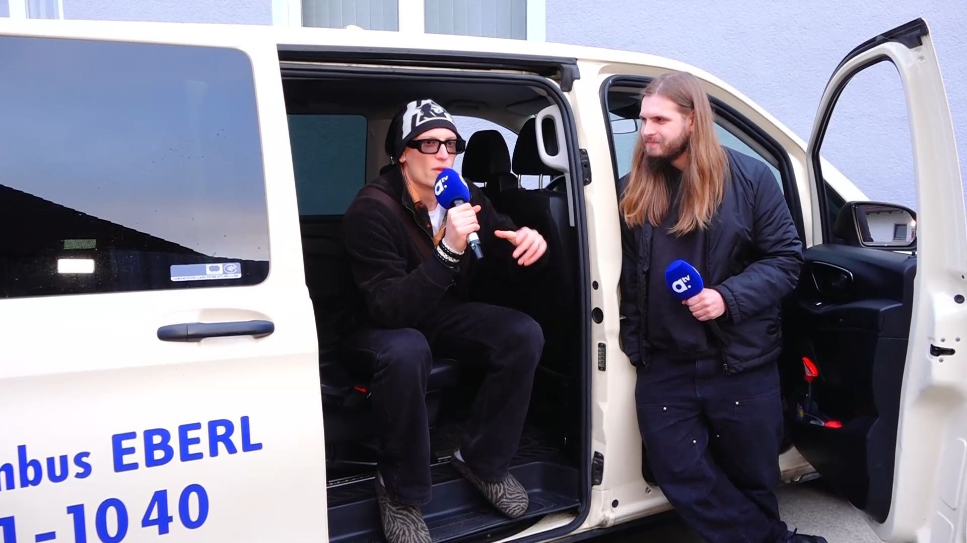 Video: Die "Taxi-Rapper": wie zwei Nachbarn ihren Musiktraum leben