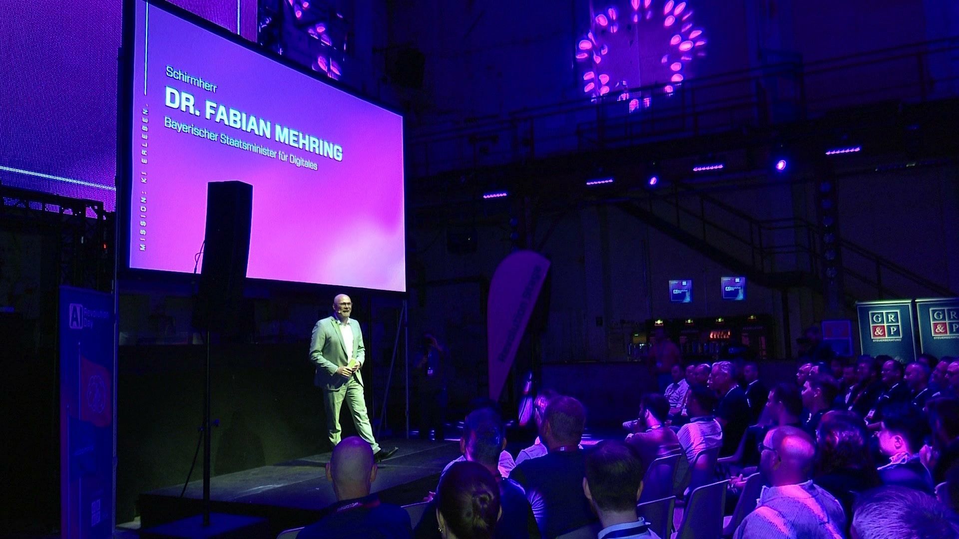 Video: AI Revolution Day: Konferenz zu Künstlicher Intelligenz in Augsburg
