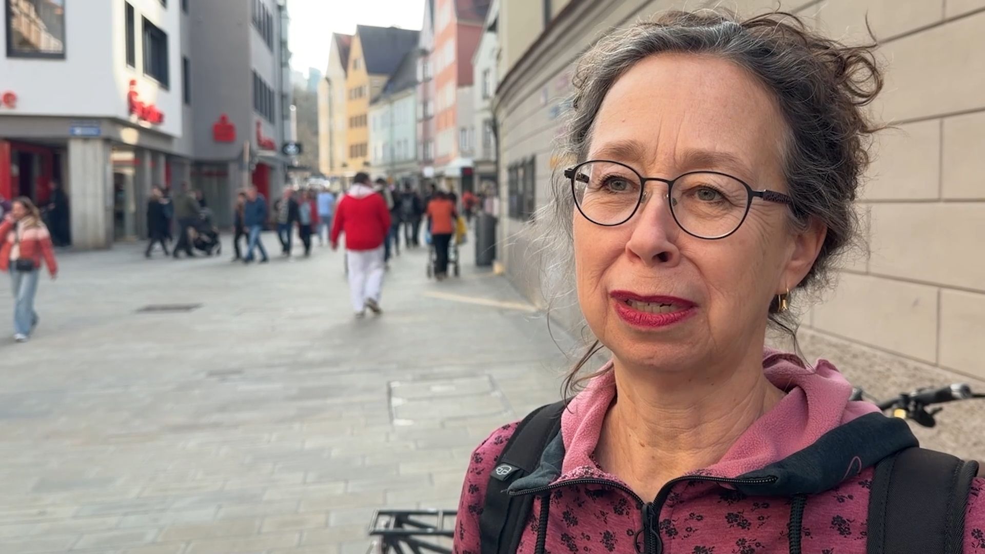 Video: Umfrage: Sollten Eigentümer leerstehende Wohnungen vermieten müssen?