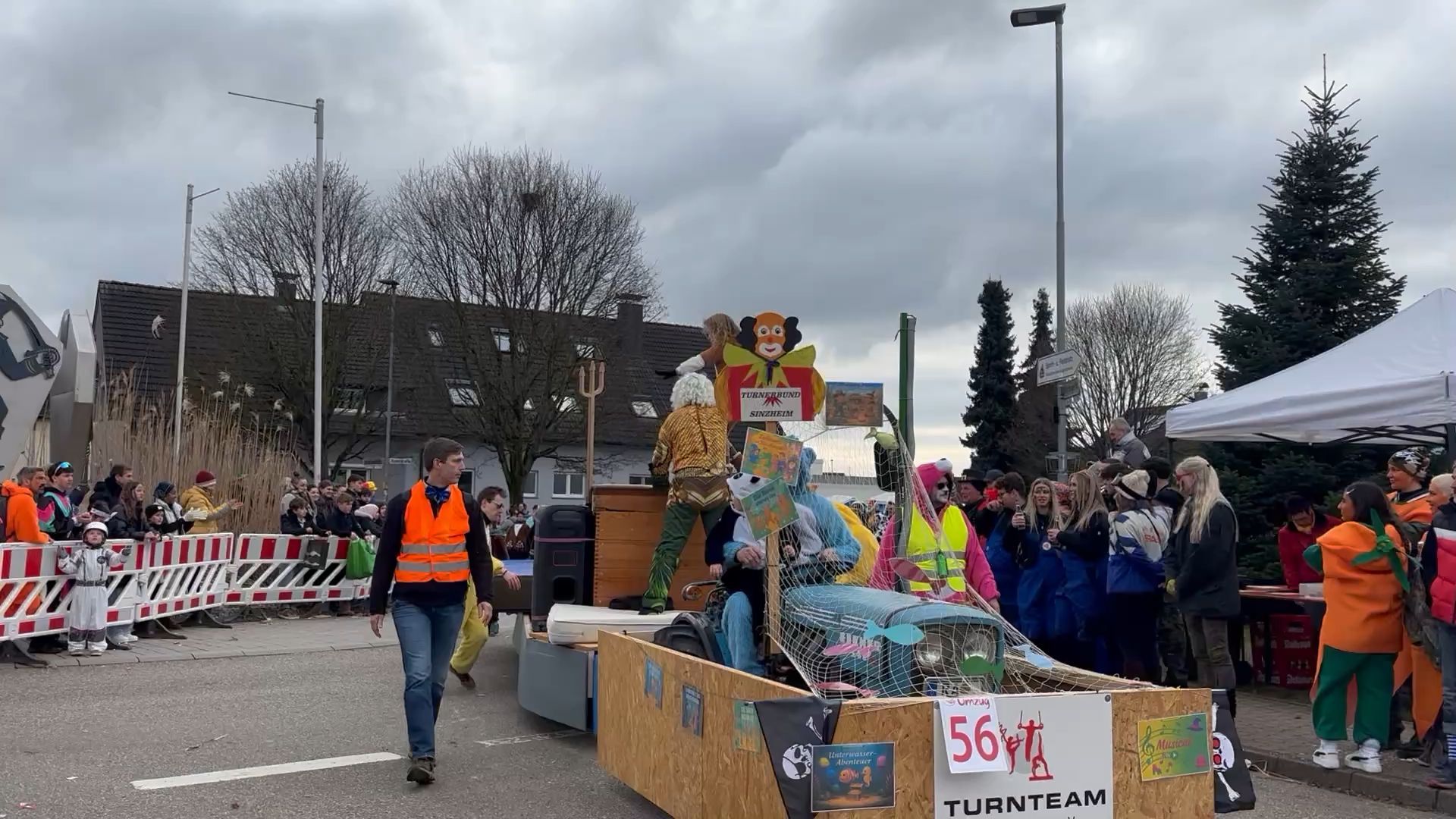 Video: Fastnachtsumzug in Kartung
