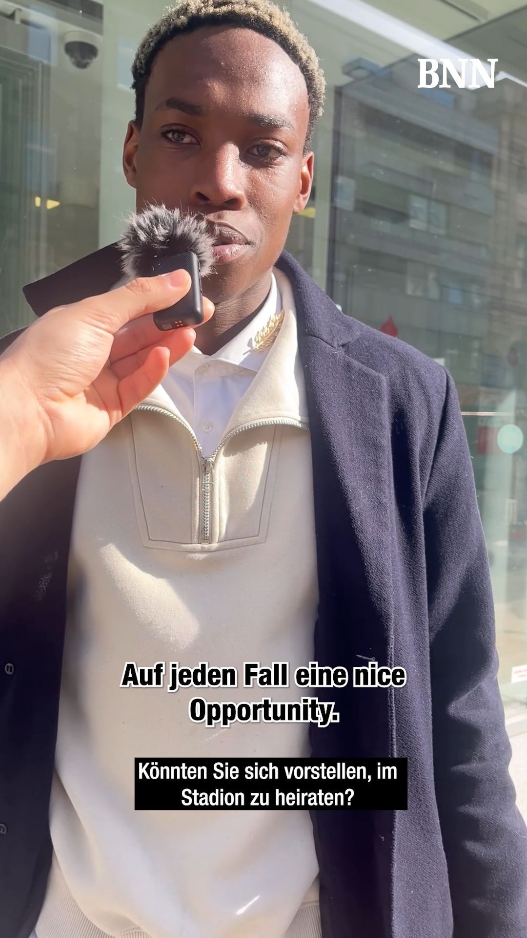 Video: Umfrage: Würden Sie im Wildparkstadion heiraten?