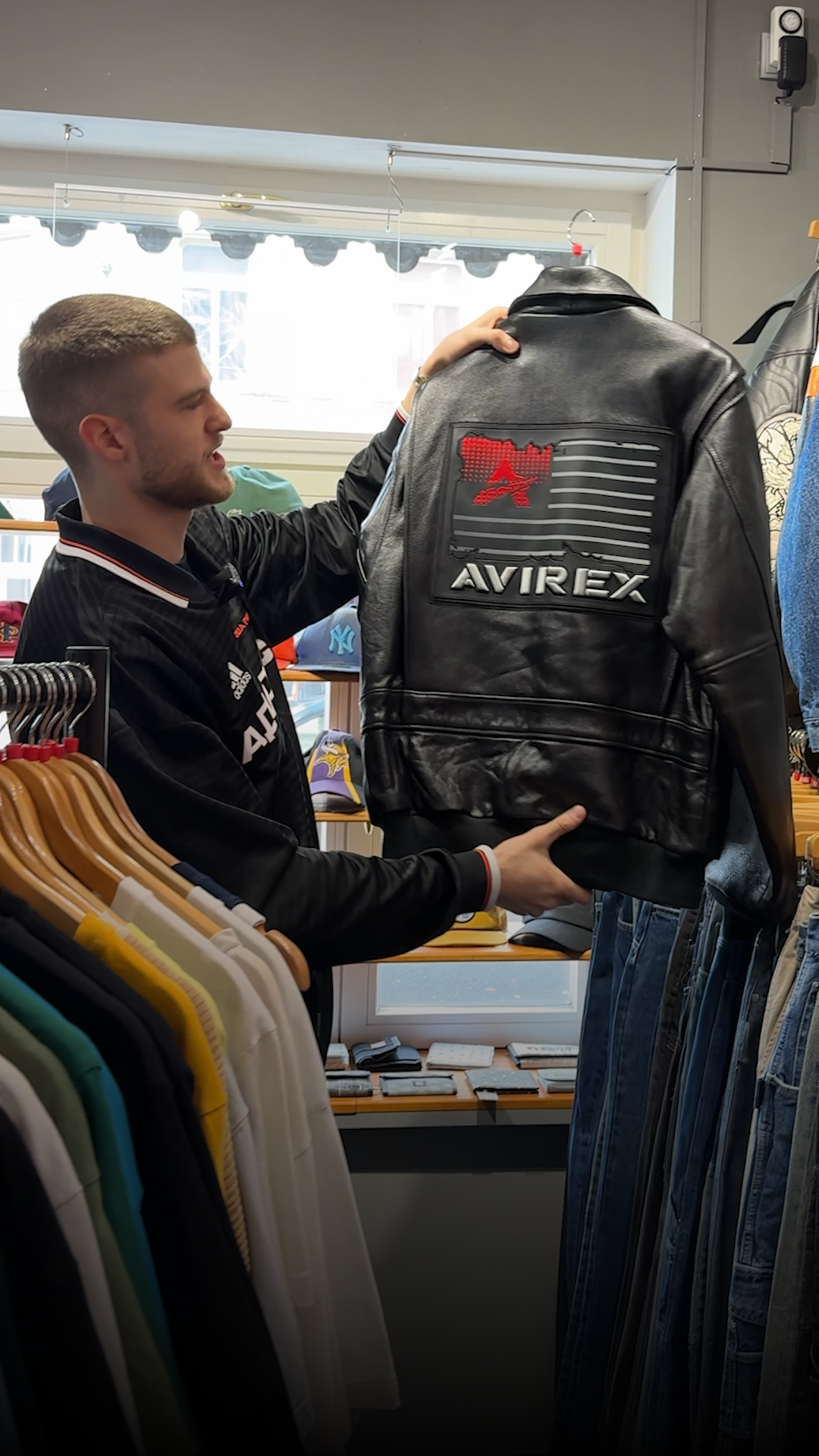 Who is behind the Chemnitz Vintage & Secondhand Store 