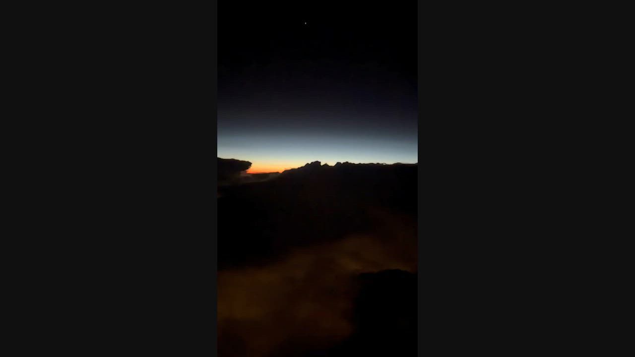 Video: Spain: Blitze erhellen massives Gewitter über Madrid, Spanien