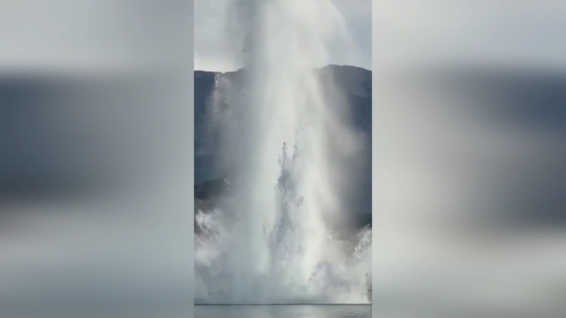 Video: Spanien: Bürgerkriegsbombe wird vor beliebtem Touristenstrand gesprengt