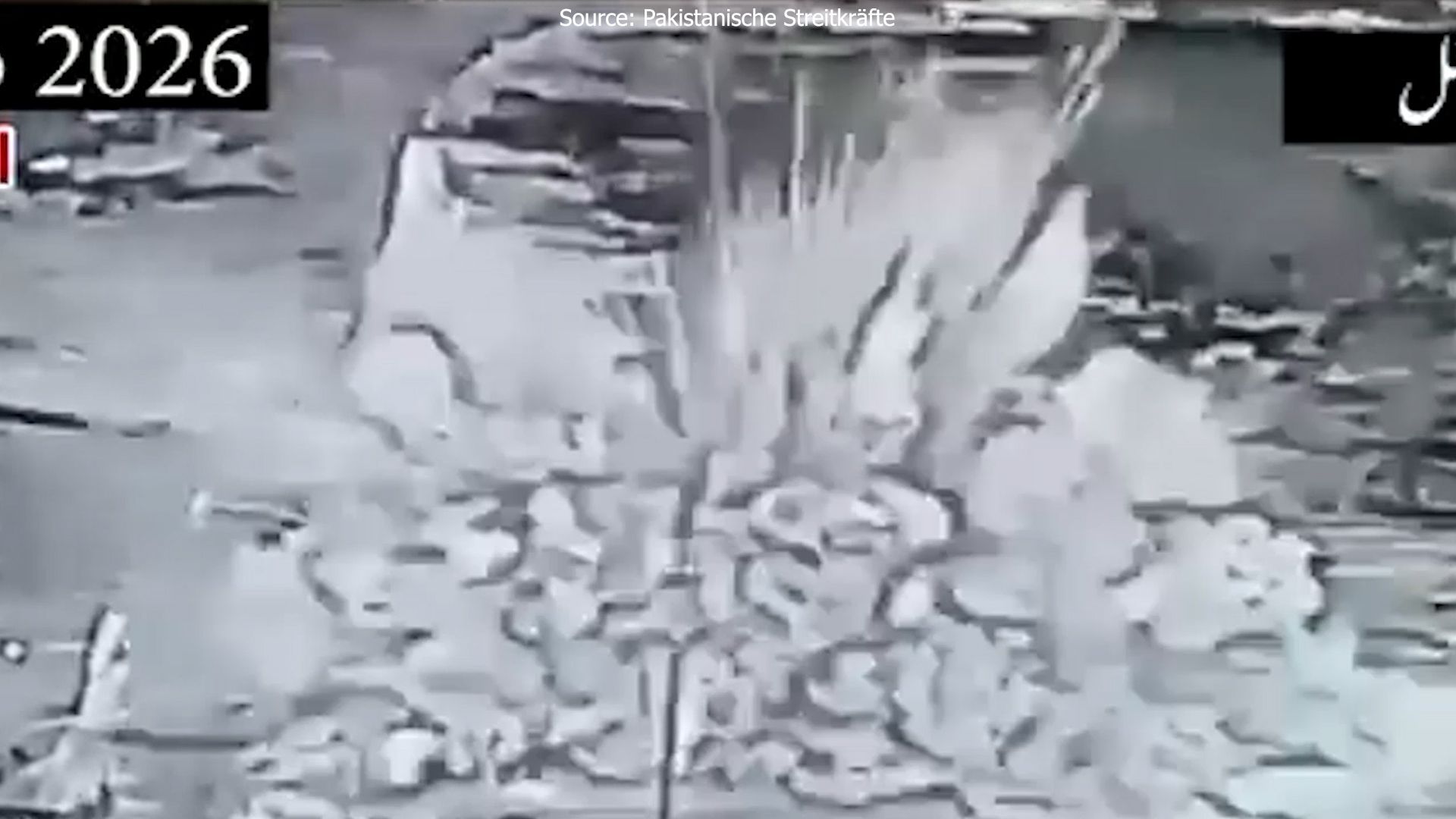 Pakistan erklärt den Taliban den „offenen Krieg“ – Videos zeigen Luftangriffe und gewaltige Explosionen