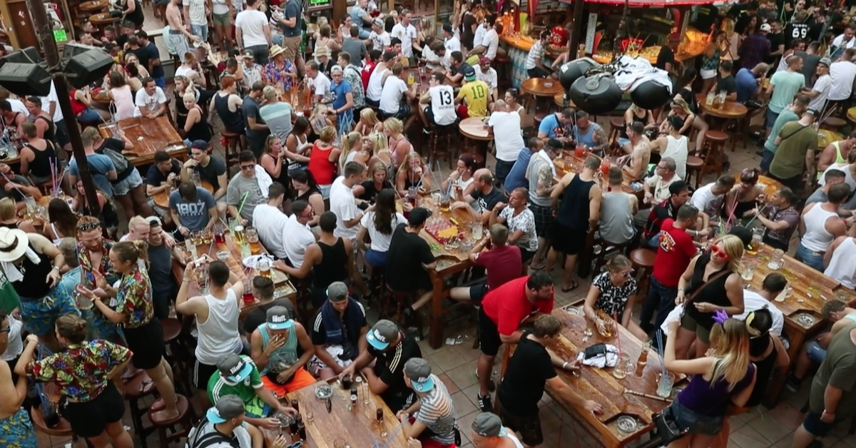 "Leute haben Bock": Mallorca feiert Opening am Ballermann