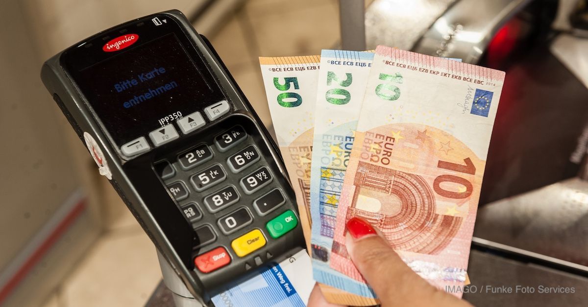 Bargeldauszahlungen im Supermarkt immer beliebter: Studie sieht Risiken