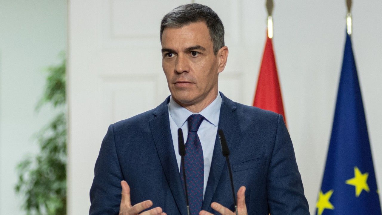 Korruptionsvorwürfe gegen Ehefrau: Spaniens Premier Sanchez erwägt Rücktritt