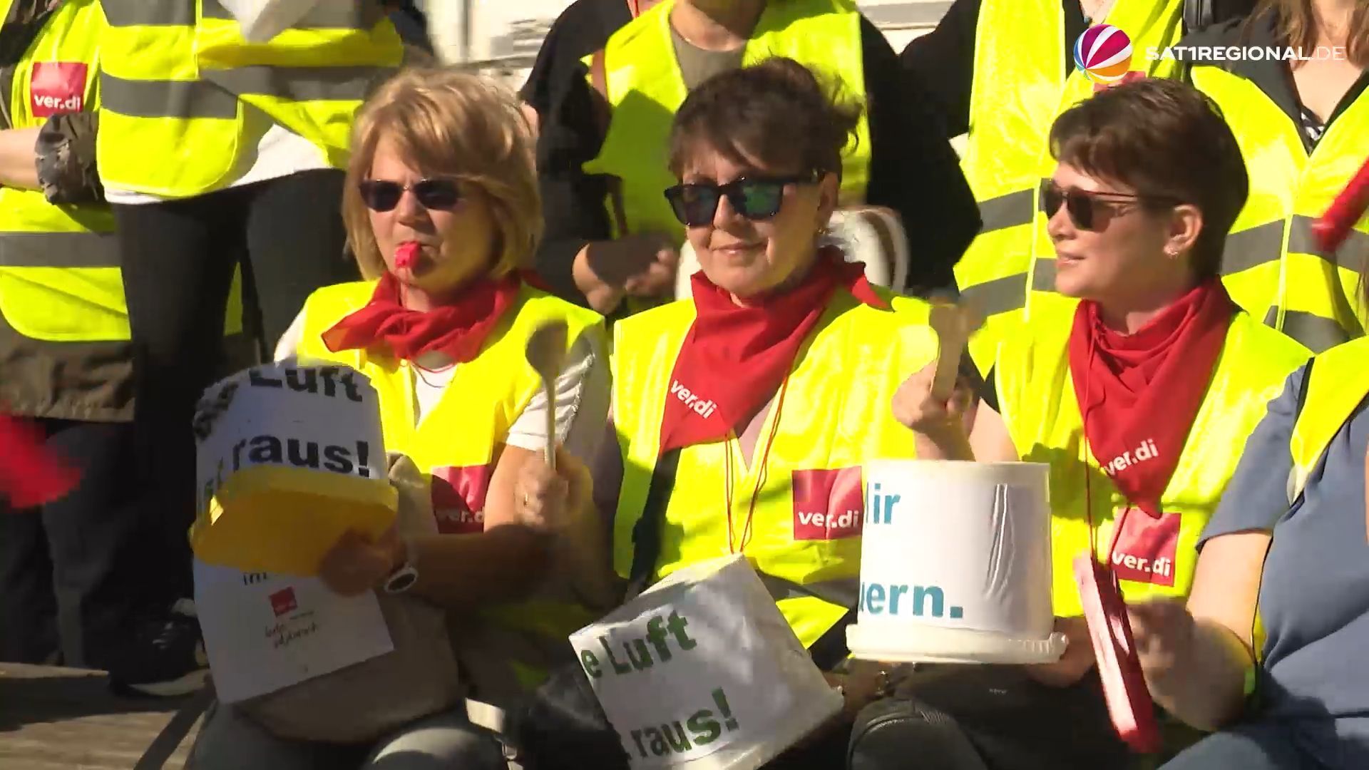 Kita-Personal demonstriert für mehr Geld in Hamburg