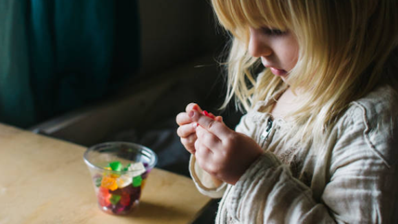 Gefahr für Kinder: Behörde warnt vor Gummibärchen