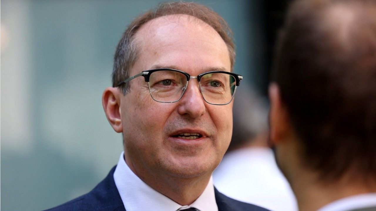 AfD und Beamte: Dobrindt gegen Konsequenzen