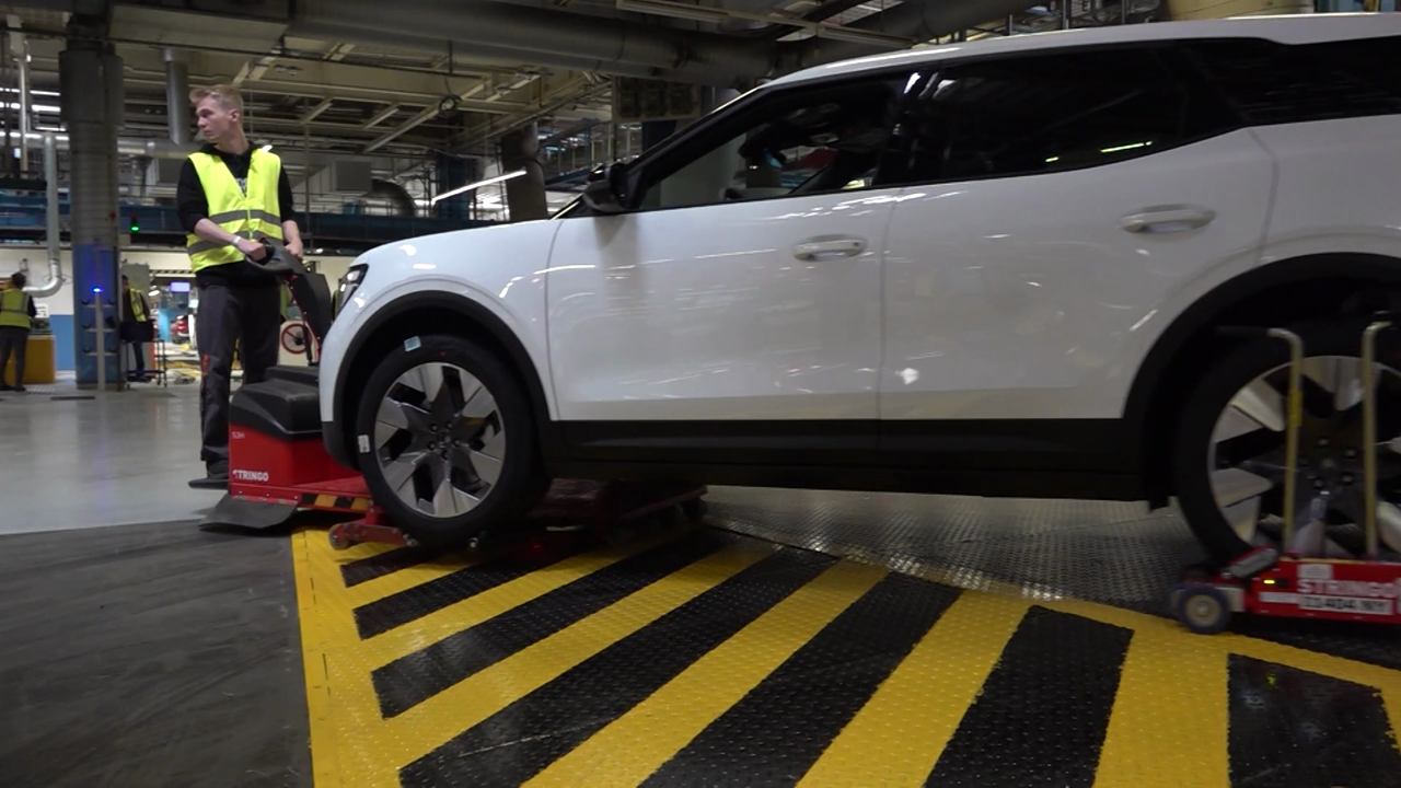 Video: Erster IG Metall-Streik bei Ford: 2900 Jobs auf der Kippe