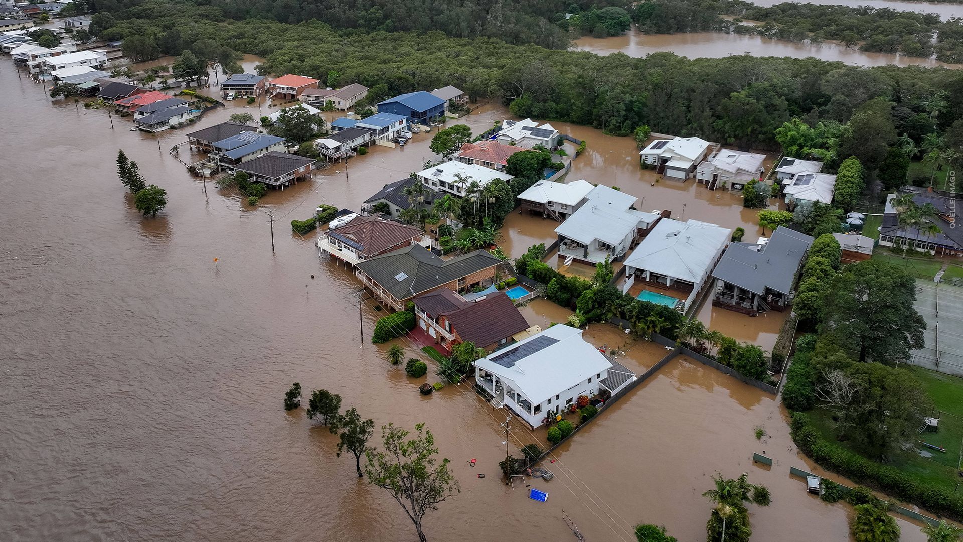 Video: Hochwasserfluten in Australien