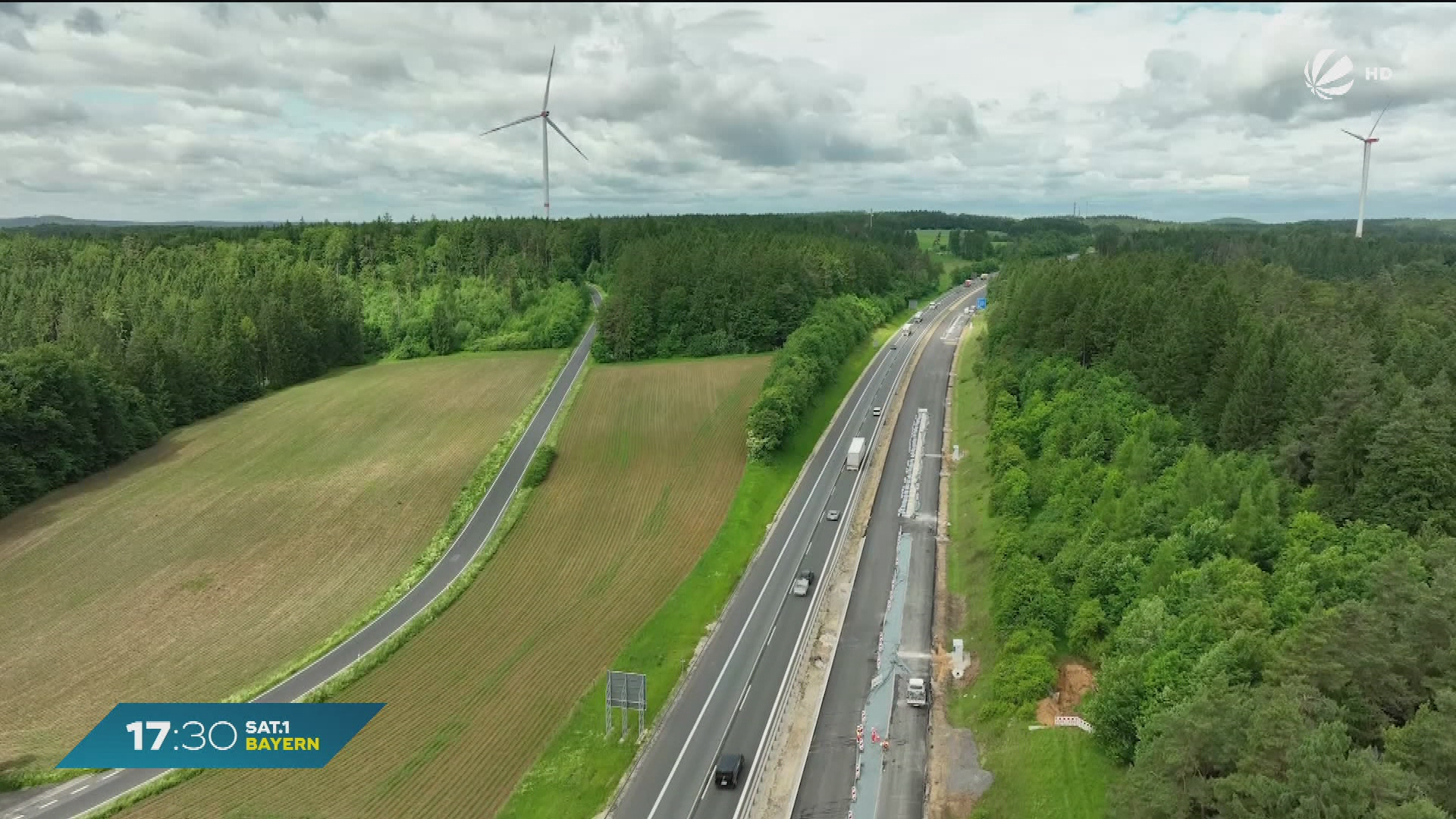 Video: E-Auto-Zukunft auf der A6: Laden während der Fahrt im Test
