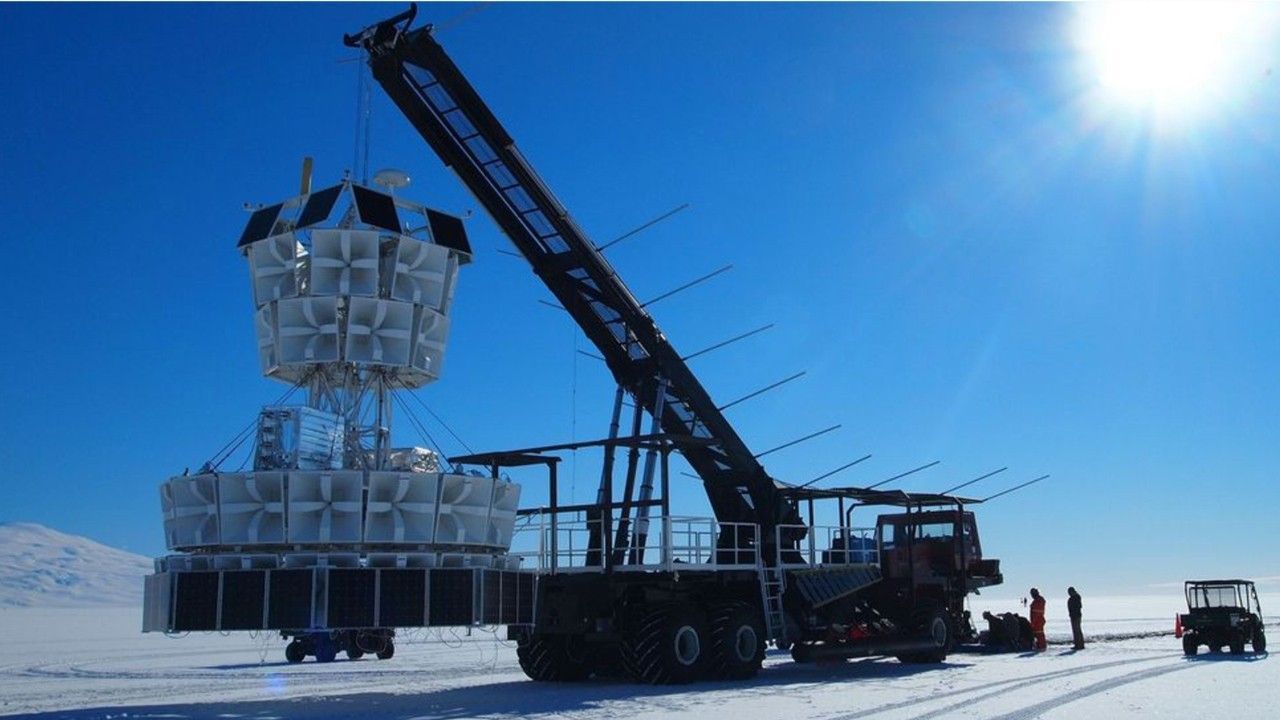 Mysteriöse Strahlen aus Antarktis entdeckt