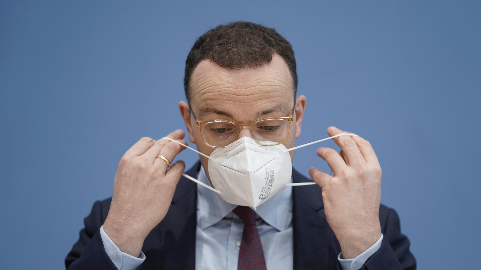 Video: Spahn wegen Maskenbeschaffung unter Druck