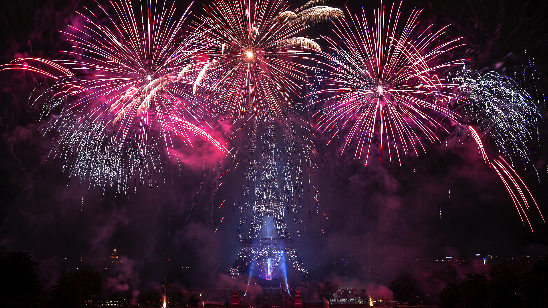 Video: Paris feiert den Nationalfeiertag